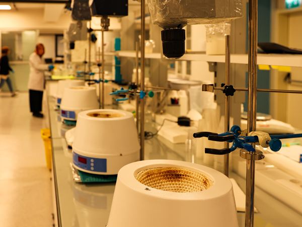 Laboratory test equipment